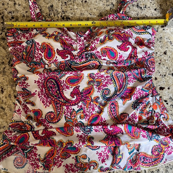Hilor Women's 50's Retro Paisley Ruched Tankini Swimsuit Top with Ruffle Hem 22 - Picture 7 of 9